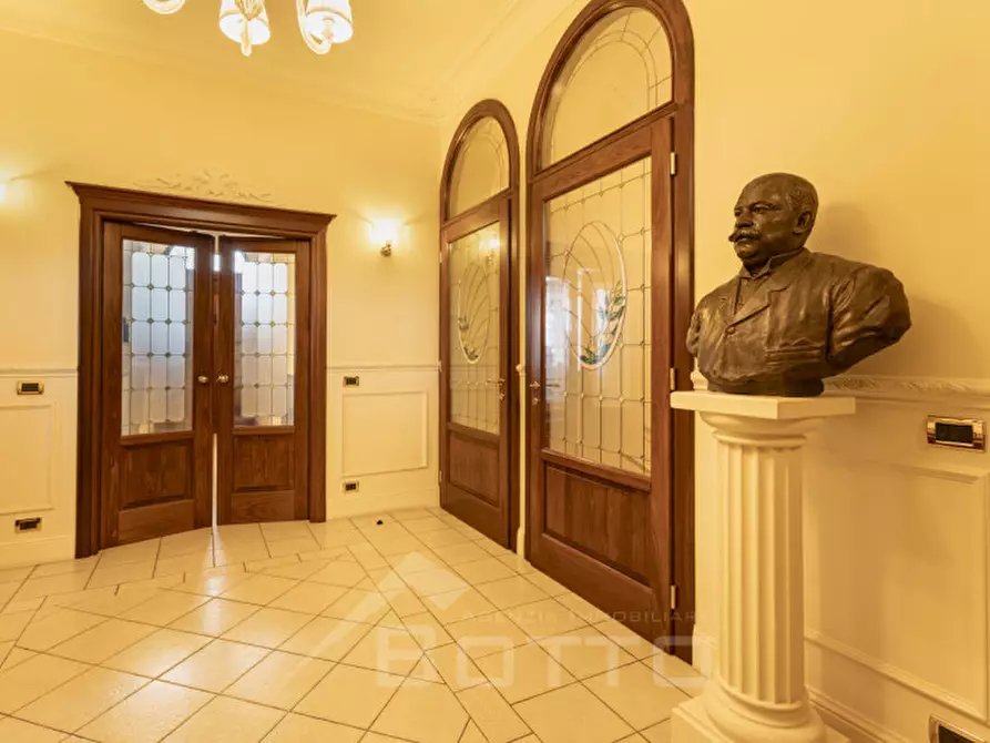 Immagine 19 di Villa in vendita  in Piazza Vittorio Cacciami 11 a Grignasco