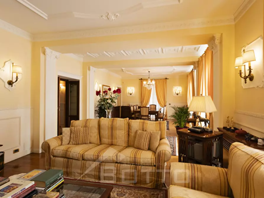 Immagine 22 di Villa in vendita  in Piazza Vittorio Cacciami 11 a Grignasco