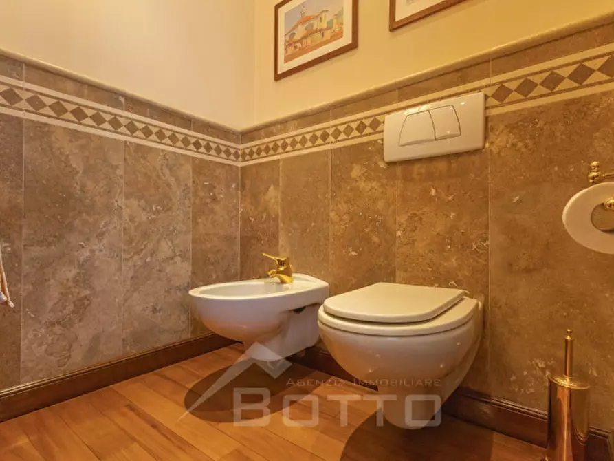Immagine 36 di Villa in vendita  in Piazza Vittorio Cacciami 11 a Grignasco