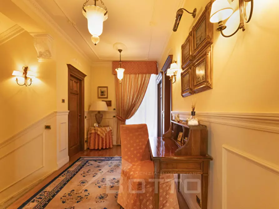 Immagine 38 di Villa in vendita  in Piazza Vittorio Cacciami 11 a Grignasco