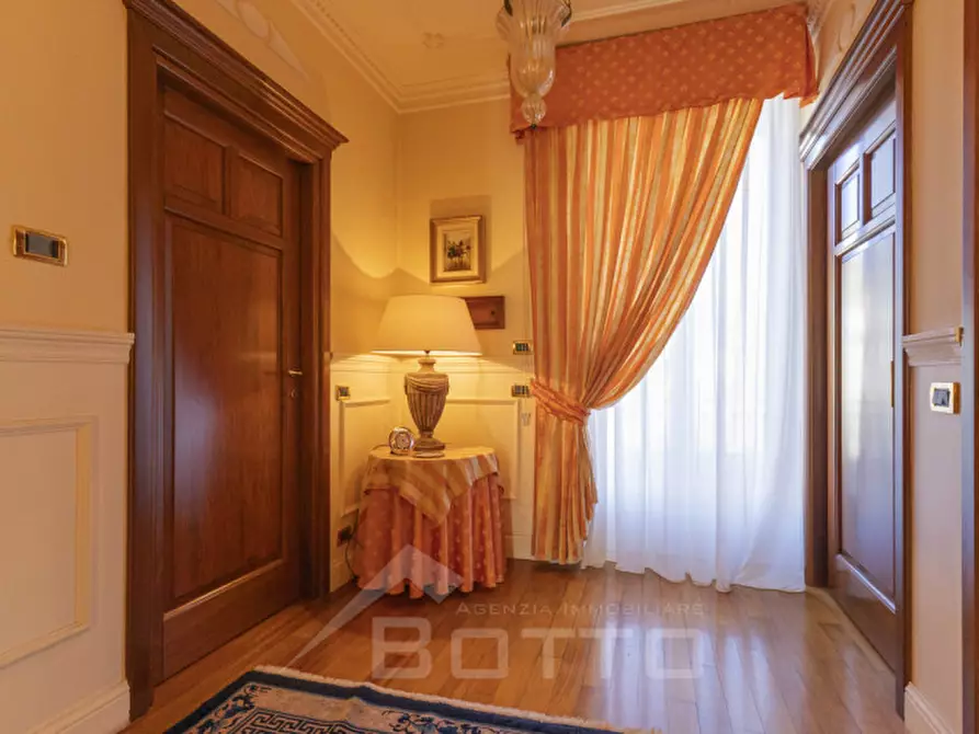 Immagine 43 di Villa in vendita  in Piazza Vittorio Cacciami 11 a Grignasco