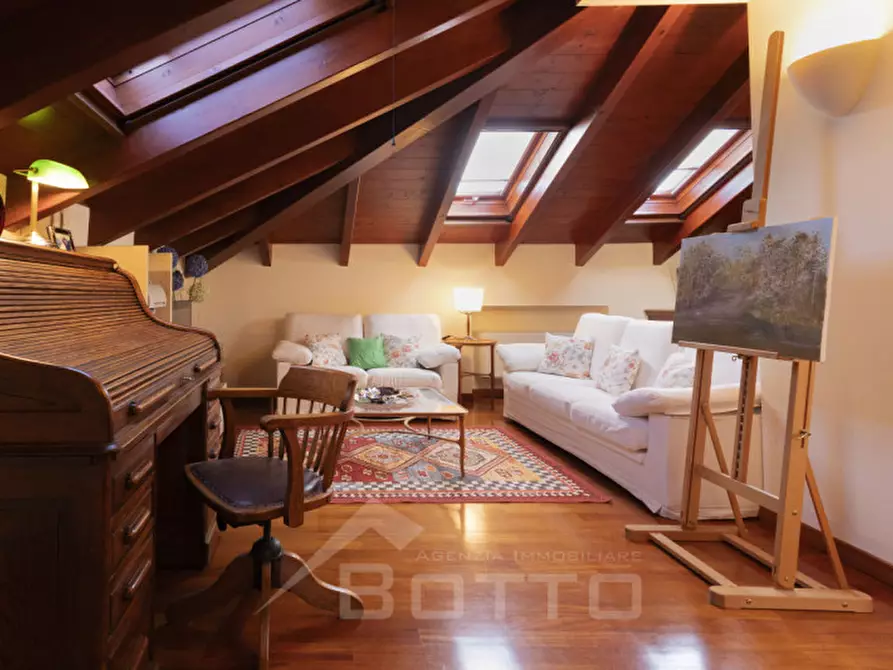 Immagine 81 di Villa in vendita  in Piazza Vittorio Cacciami 11 a Grignasco