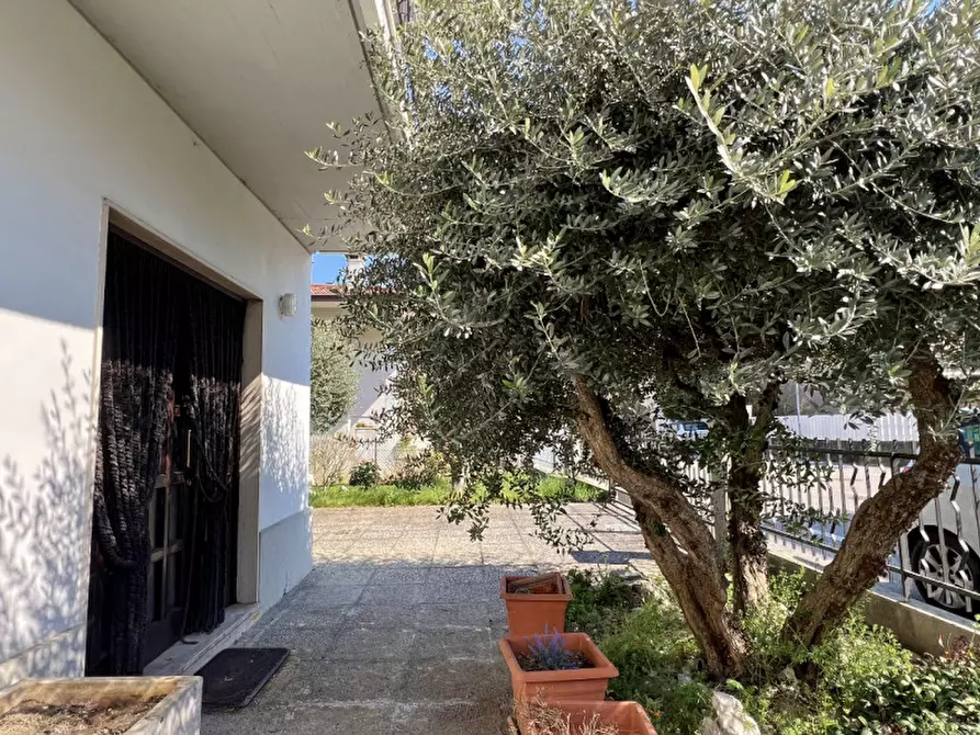 Immagine 5 di Casa indipendente in vendita  in Strada della Paglia a Vicenza