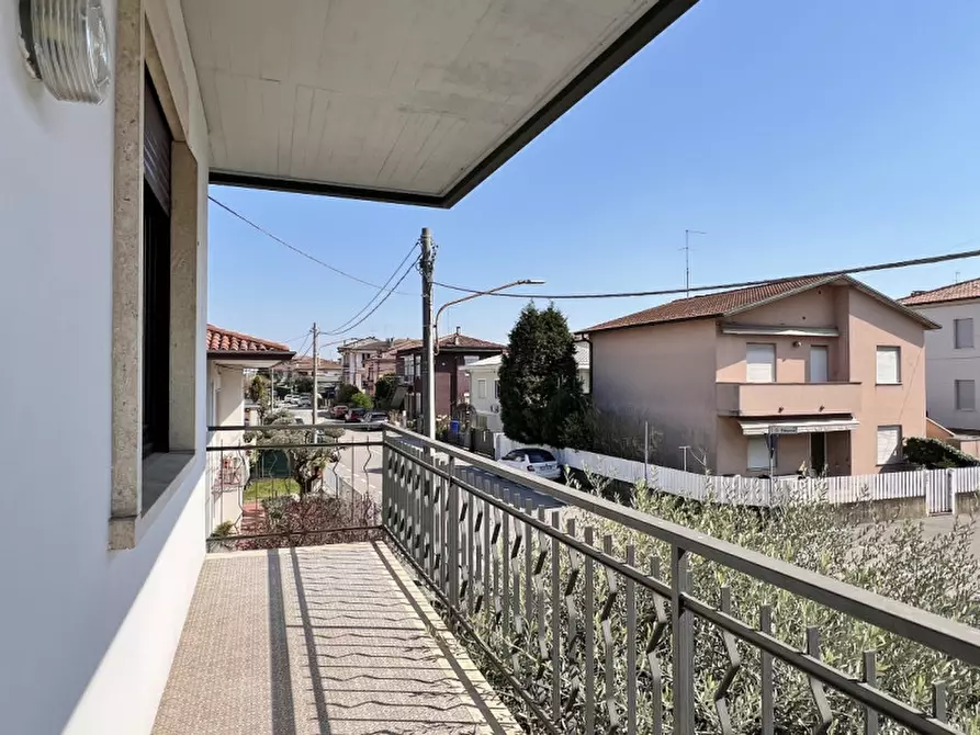 Immagine 9 di Casa indipendente in vendita  in Strada della Paglia a Vicenza