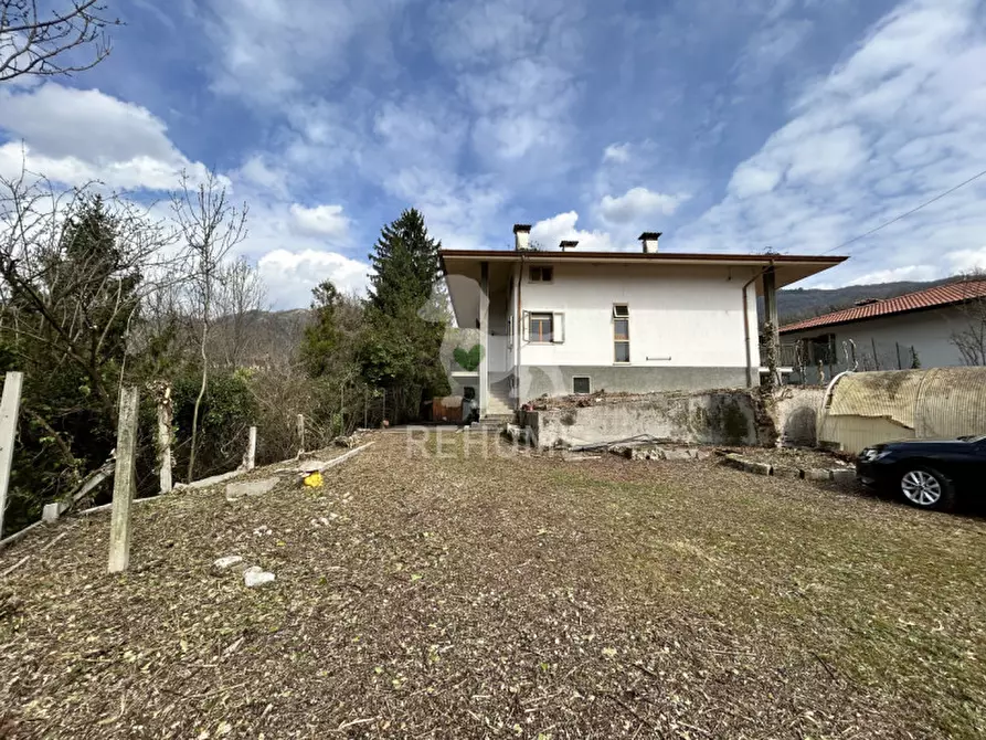 Immagine 1 di Villa in vendita  in Via Gabrin,11 a Tarcento