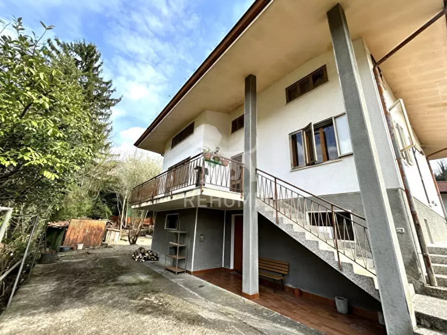 Immagine 1 di Villa in vendita  in Via Gabrin,11 a Tarcento