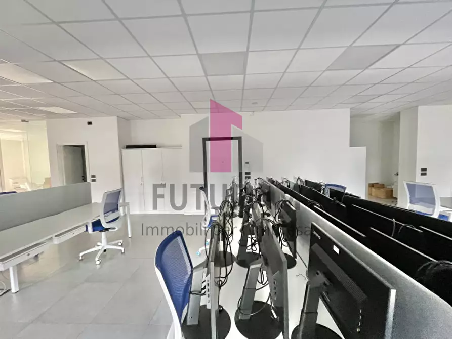 Immagine 7 di Ufficio in affitto  a Vicenza