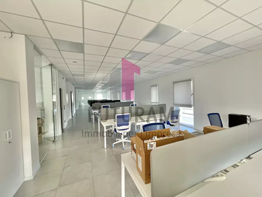 Immagine 10 di Ufficio in affitto  a Vicenza