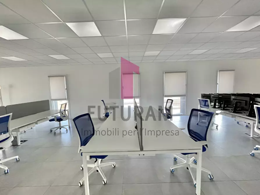 Immagine 13 di Ufficio in affitto  a Vicenza