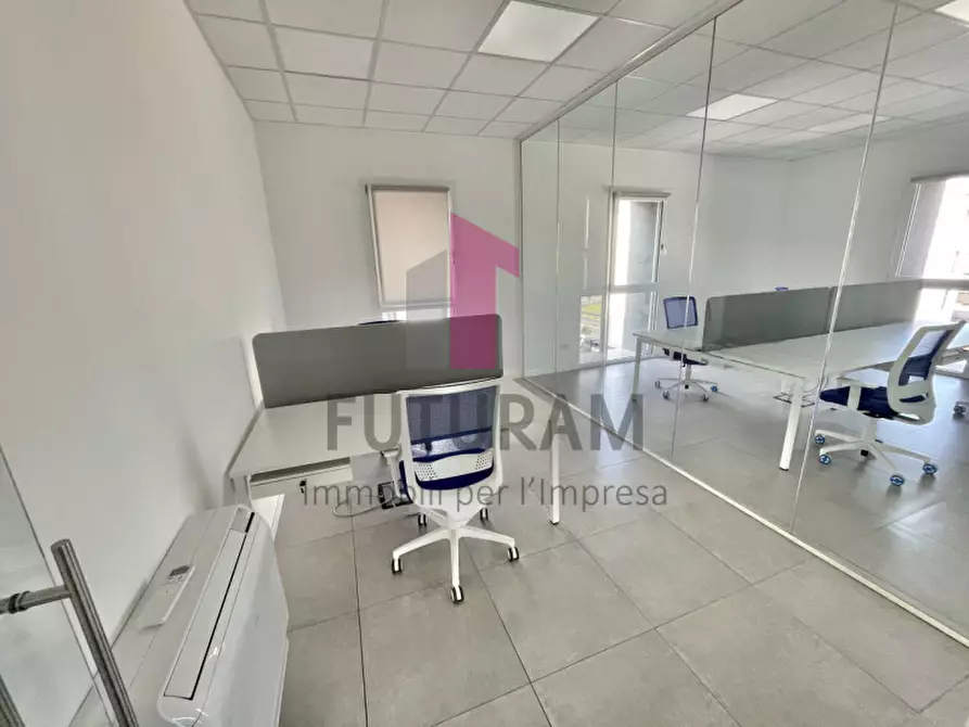 Immagine 14 di Ufficio in affitto  a Vicenza