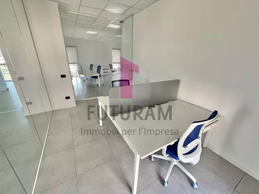 Immagine 16 di Ufficio in affitto  a Vicenza