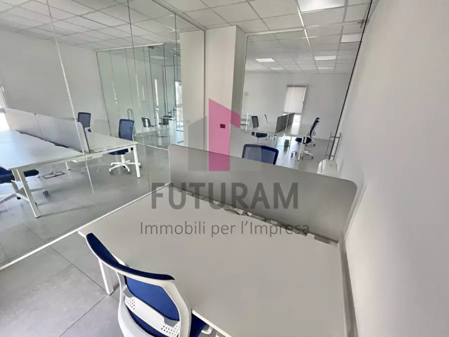 Immagine 17 di Ufficio in affitto  a Vicenza