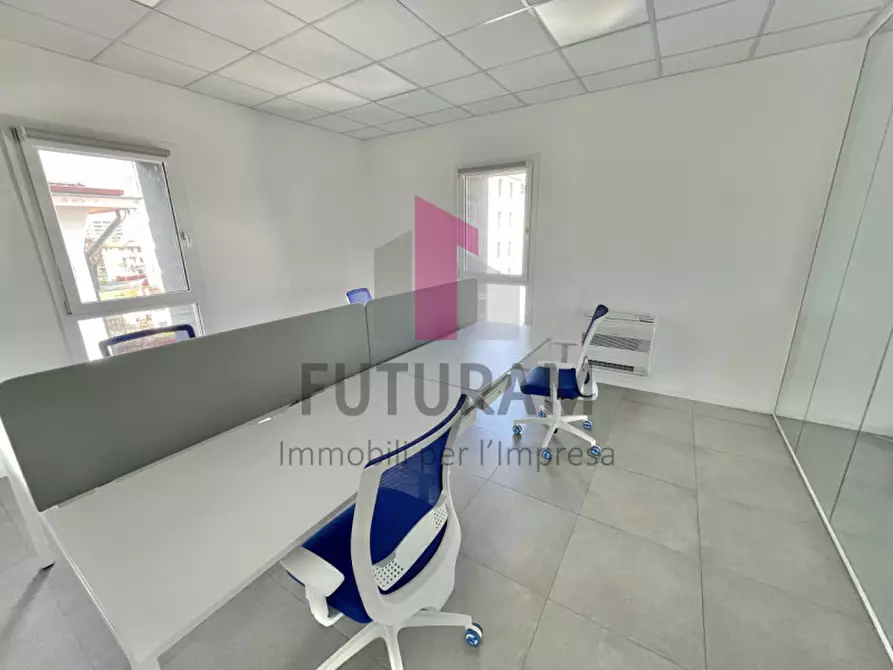 Immagine 18 di Ufficio in affitto  a Vicenza