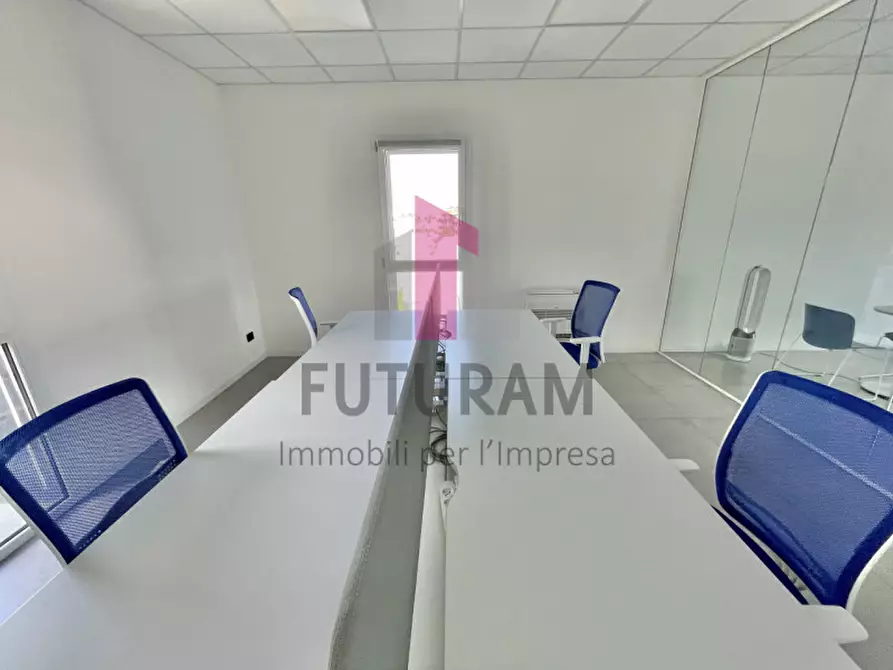 Immagine 19 di Ufficio in affitto  a Vicenza