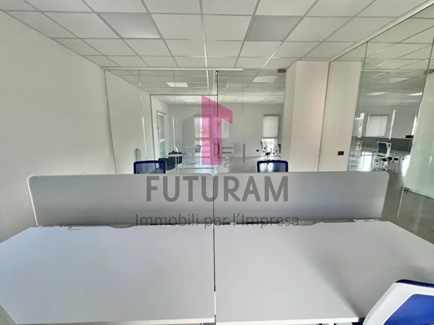 Immagine 21 di Ufficio in affitto  a Vicenza