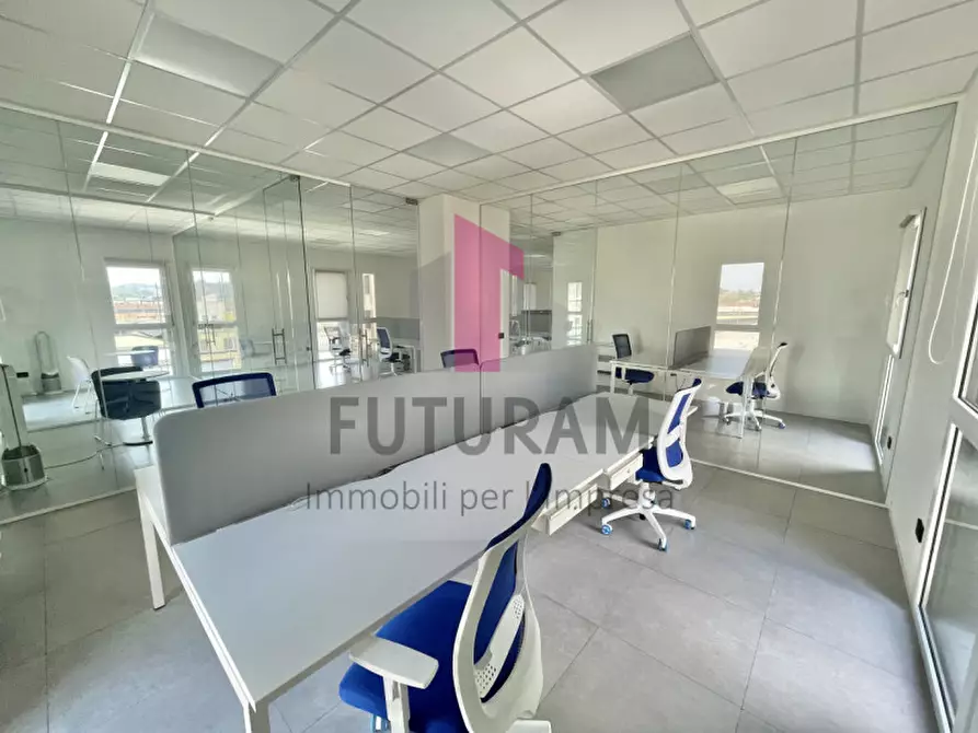 Immagine 22 di Ufficio in affitto  a Vicenza