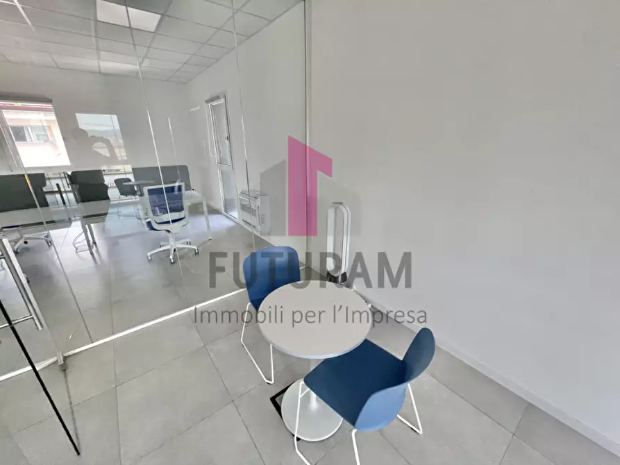 Immagine 24 di Ufficio in affitto  a Vicenza