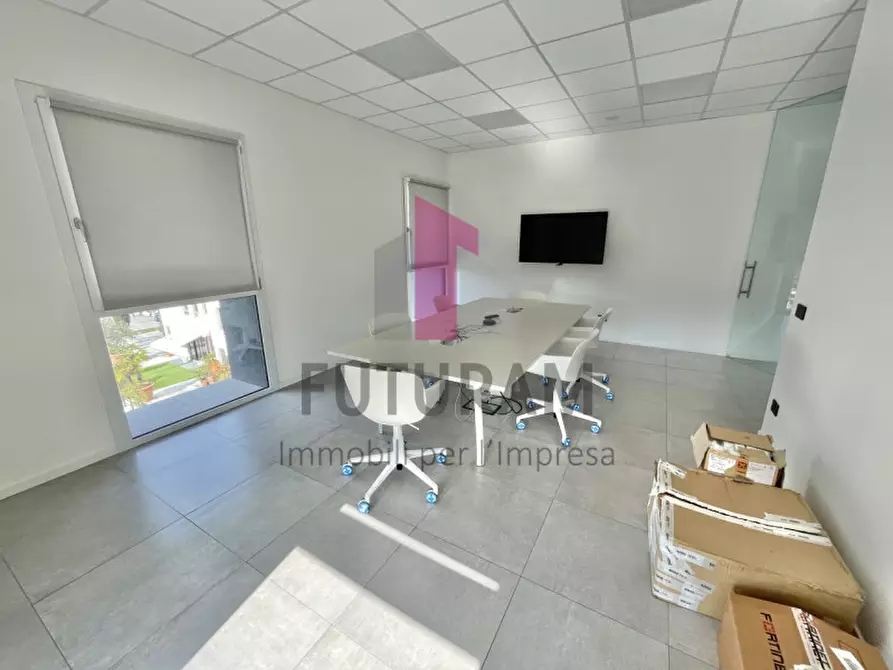 Immagine 27 di Ufficio in affitto  a Vicenza