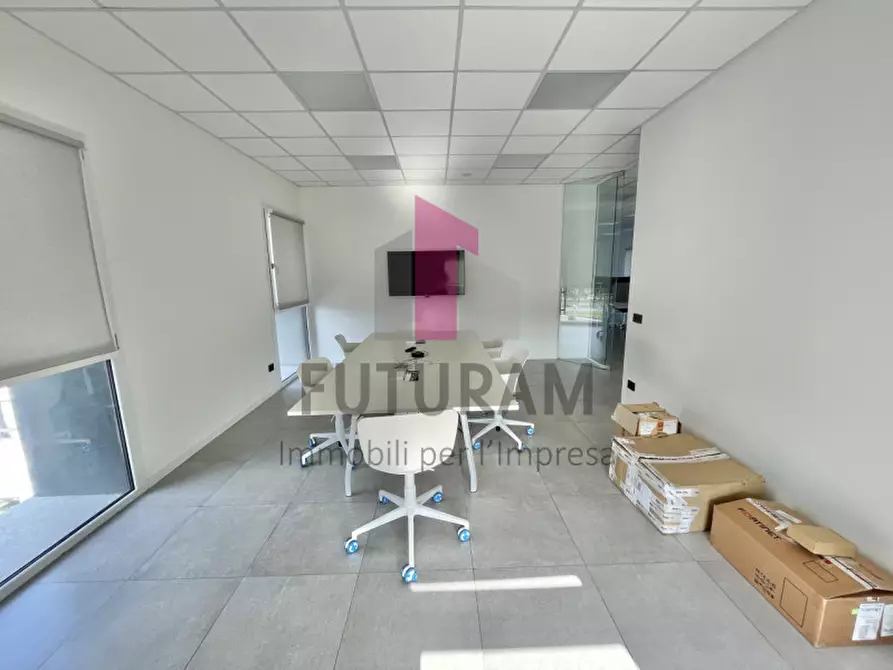 Immagine 28 di Ufficio in affitto  a Vicenza