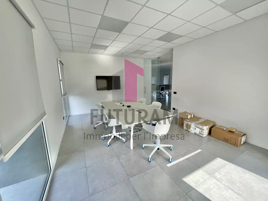 Immagine 29 di Ufficio in affitto  a Vicenza