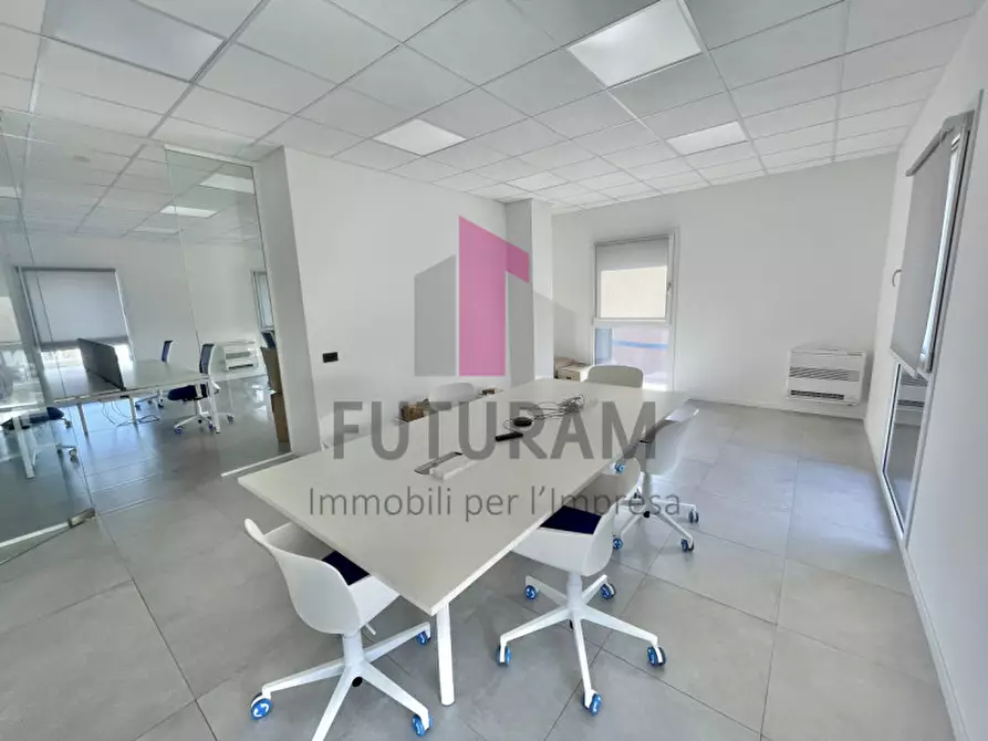 Immagine 31 di Ufficio in affitto  a Vicenza