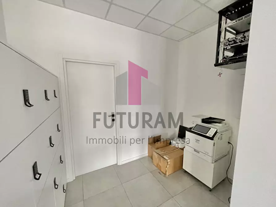 Immagine 33 di Ufficio in affitto  a Vicenza