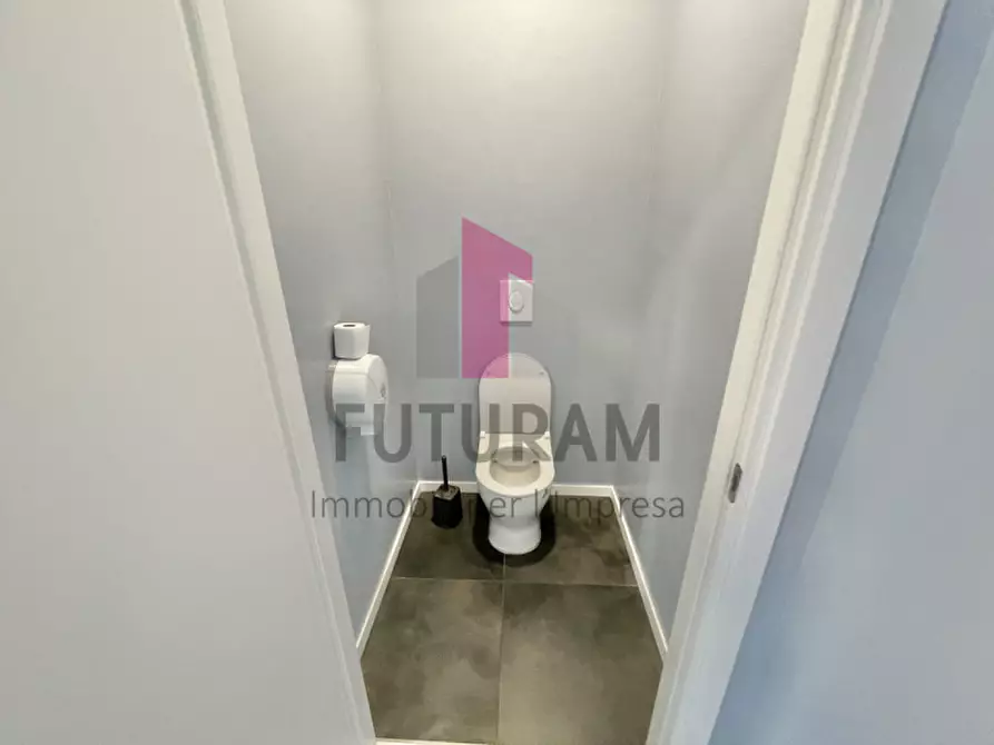 Immagine 35 di Ufficio in affitto  a Vicenza