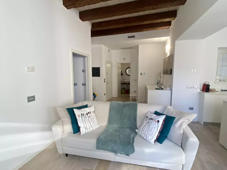 Immagine 1 di Appartamento in affitto  in piazza pasi a Trento