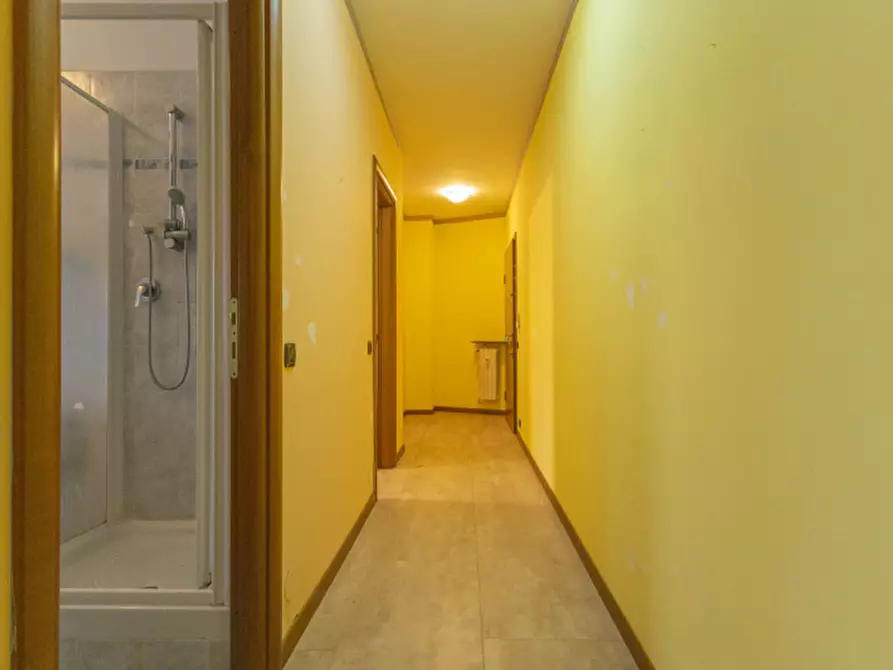 Immagine 15 di Appartamento in vendita  in Viale Vittorio Veneto 184 a Borgosesia