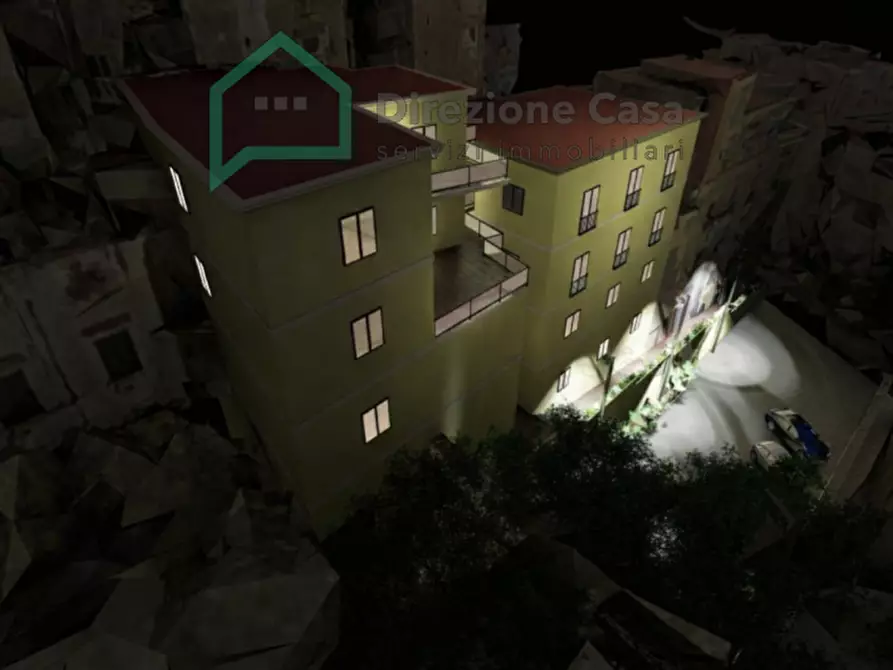 Immagine 5 di Palazzo in vendita  in Via Cristallini a Napoli