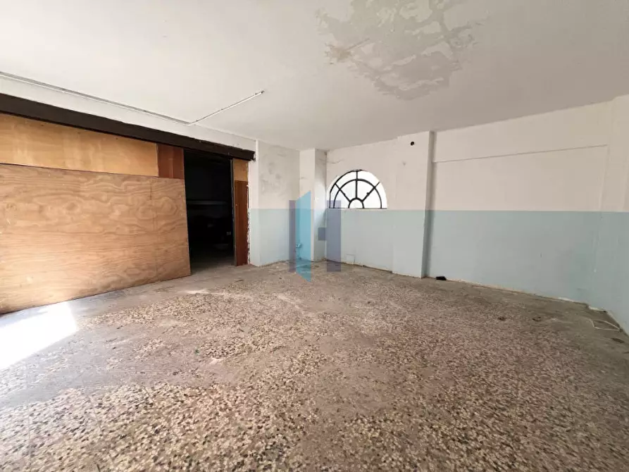 Immagine 1 di Garage in vendita  in Via Milano a Brescia