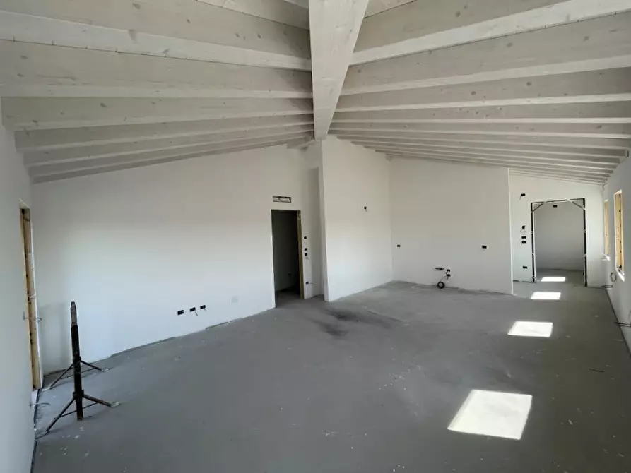 Immagine 6 di Attico in vendita  in Via Schiavonesca Marosticana a Asolo