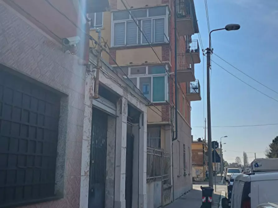 Immagine 2 di Laboratorio in vendita  in Via Crea 15 a Torino