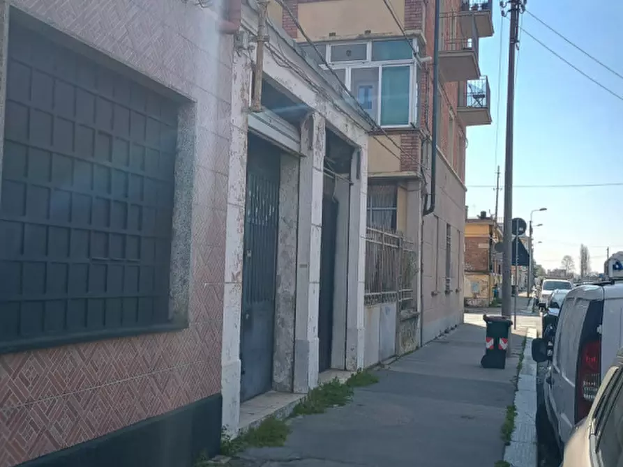 Immagine 9 di Laboratorio in vendita  in Via Crea 15 a Torino