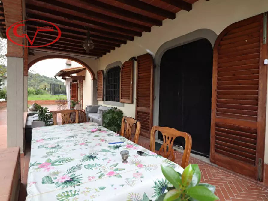 Immagine 4 di Villa in vendita  in Via Chiantigiana a Montevarchi