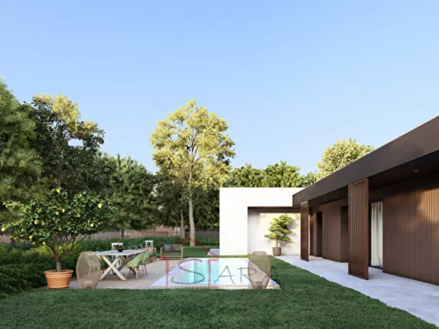 Immagine 1 di Villa in vendita  in Via Armistizio a Padova