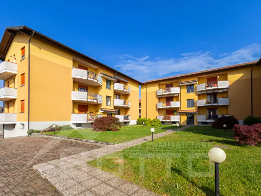 Immagine 5 di Appartamento in vendita  in Via San Giovanni a Oleggio