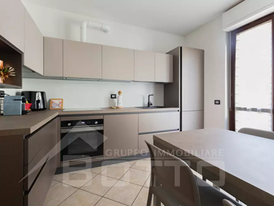 Immagine 9 di Appartamento in vendita  in Via San Giovanni a Oleggio