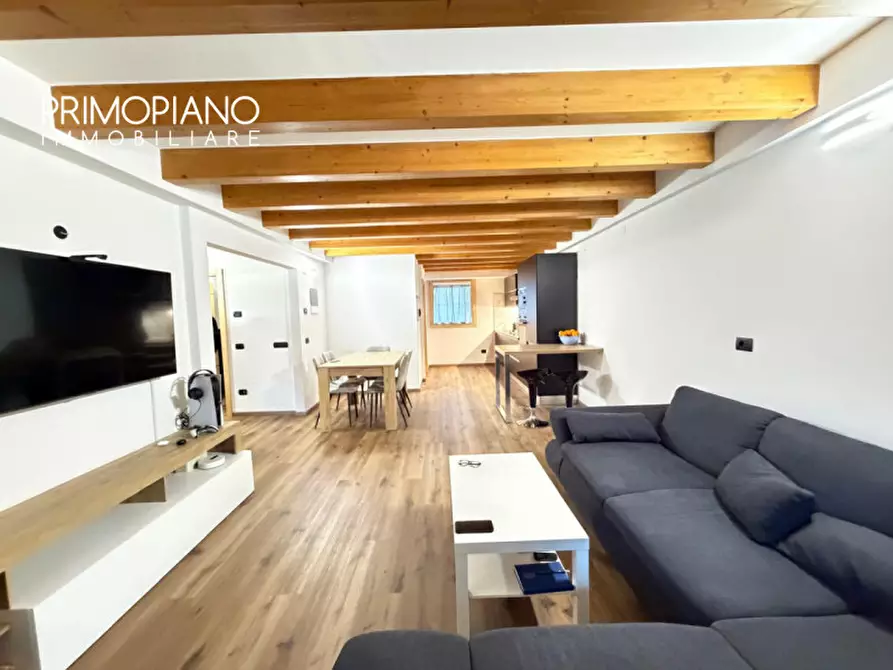 Immagine 3 di Appartamento in vendita  in Piazza Giuseppe Garibaldi a Malè