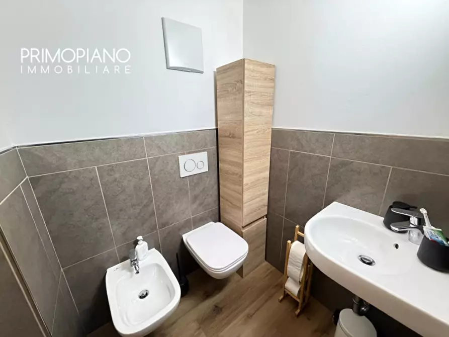 Immagine 30 di Appartamento in vendita  in Piazza Giuseppe Garibaldi a Malè