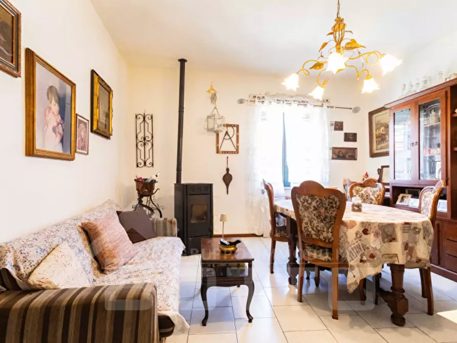 Immagine 4 di Appartamento in vendita  in Via del Moro n.44 a Oleggio