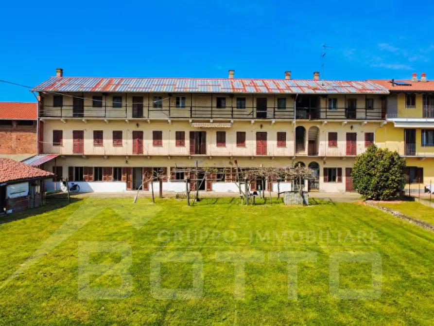 Immagine 1 di Casa indipendente in vendita  in Via Cavour 43 a Bellinzago Novarese