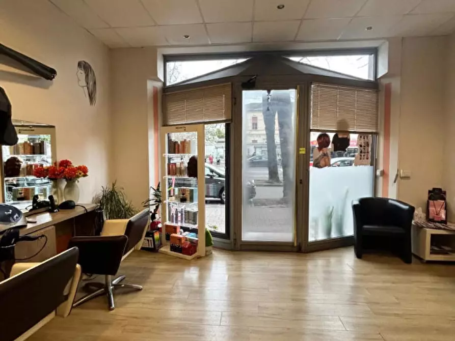 Immagine 4 di Attività commerciale in vendita  in Viale Antonio Gramsci, 11 a Parma