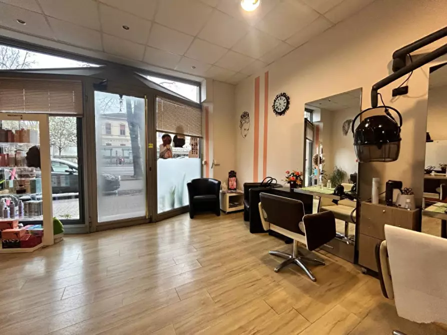 Immagine 5 di Attività commerciale in vendita  in Viale Antonio Gramsci, 11 a Parma