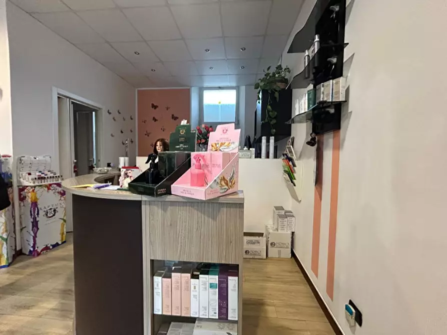 Immagine 6 di Attività commerciale in vendita  in Viale Antonio Gramsci, 11 a Parma