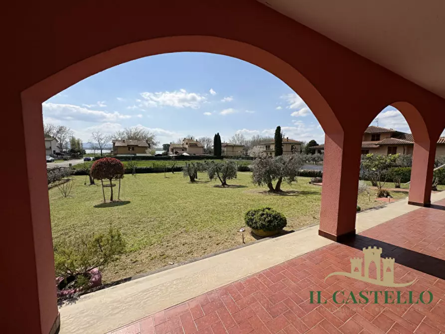 Immagine 4 di Villa in vendita  in via fosse ardeatine a Castiglione Del Lago