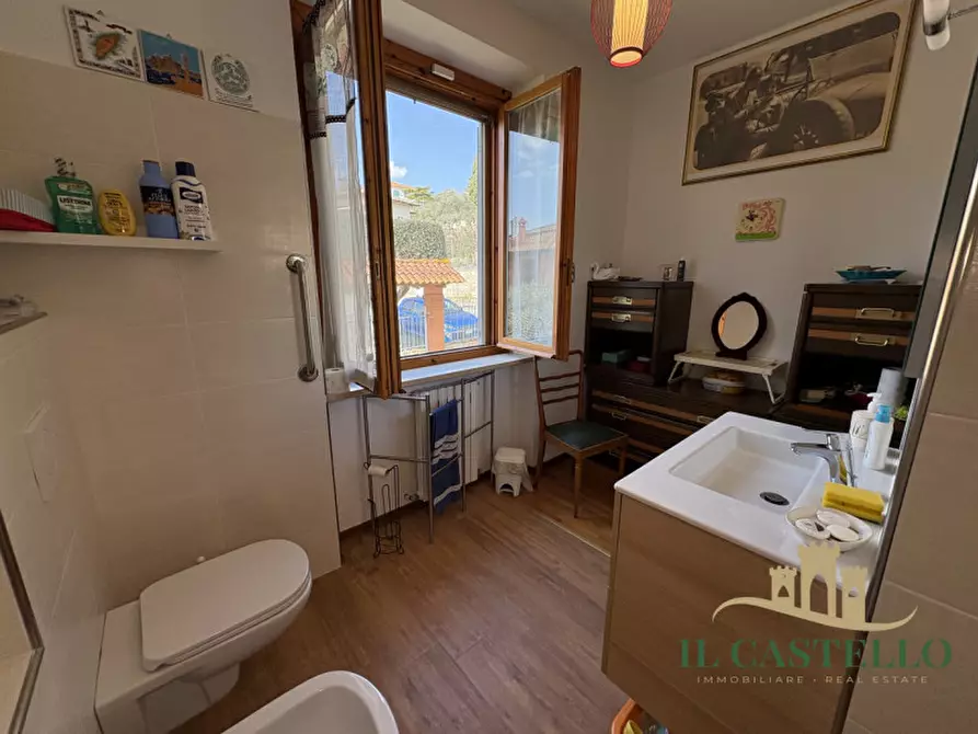 Immagine 18 di Villa in vendita  in via fosse ardeatine a Castiglione Del Lago