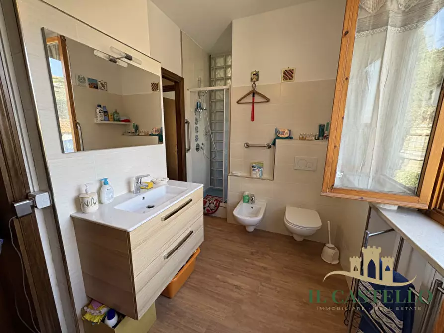 Immagine 19 di Villa in vendita  in via fosse ardeatine a Castiglione Del Lago