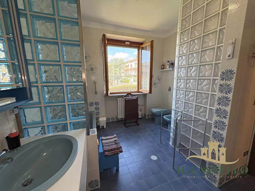 Immagine 21 di Villa in vendita  in via fosse ardeatine a Castiglione Del Lago