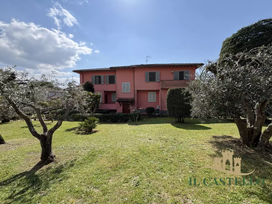 Immagine 55 di Villa in vendita  in via fosse ardeatine a Castiglione Del Lago